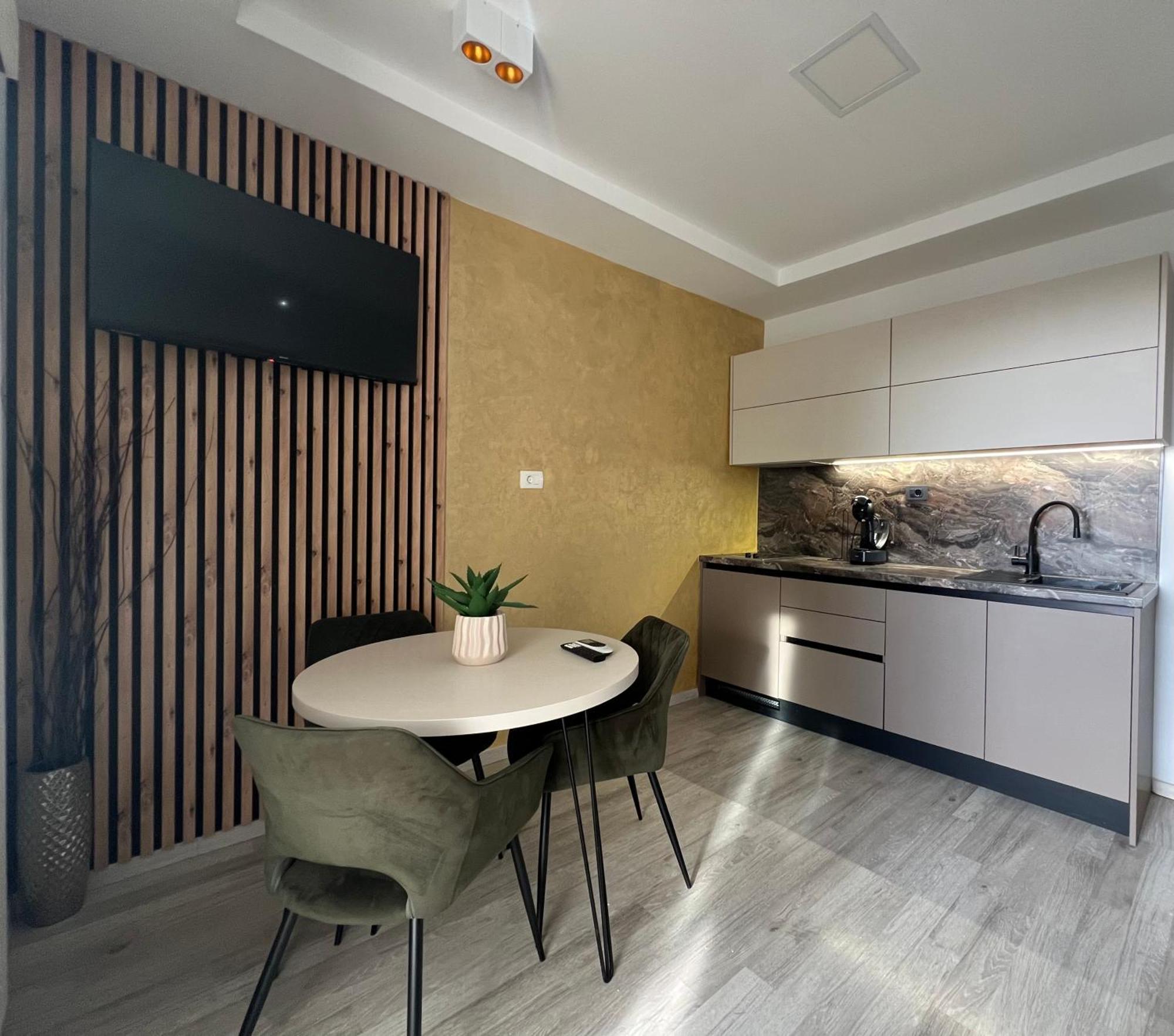 Apartmani Cvitanovic Baška Voda Екстериор снимка