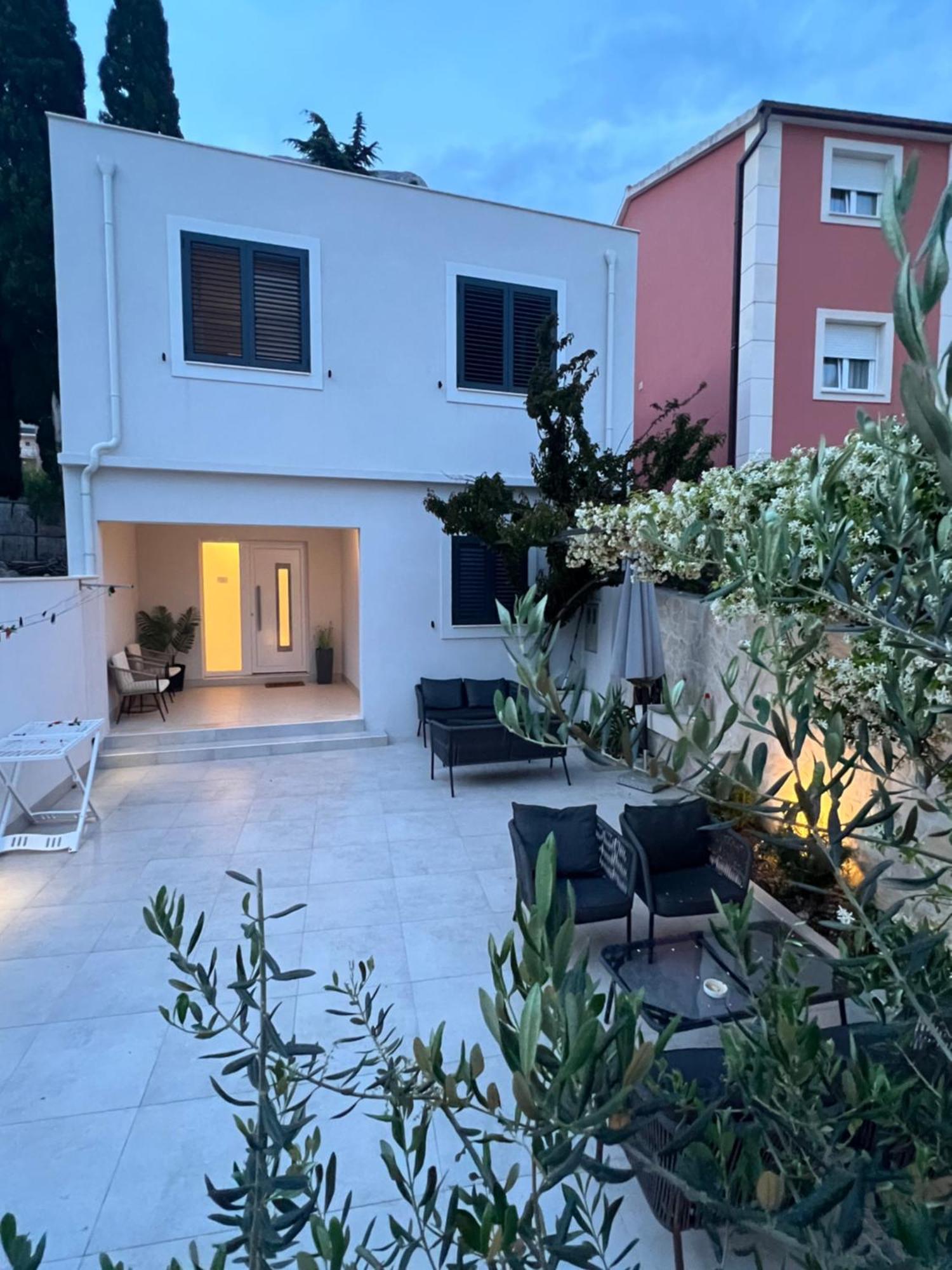 Apartmani Cvitanovic Baška Voda Екстериор снимка